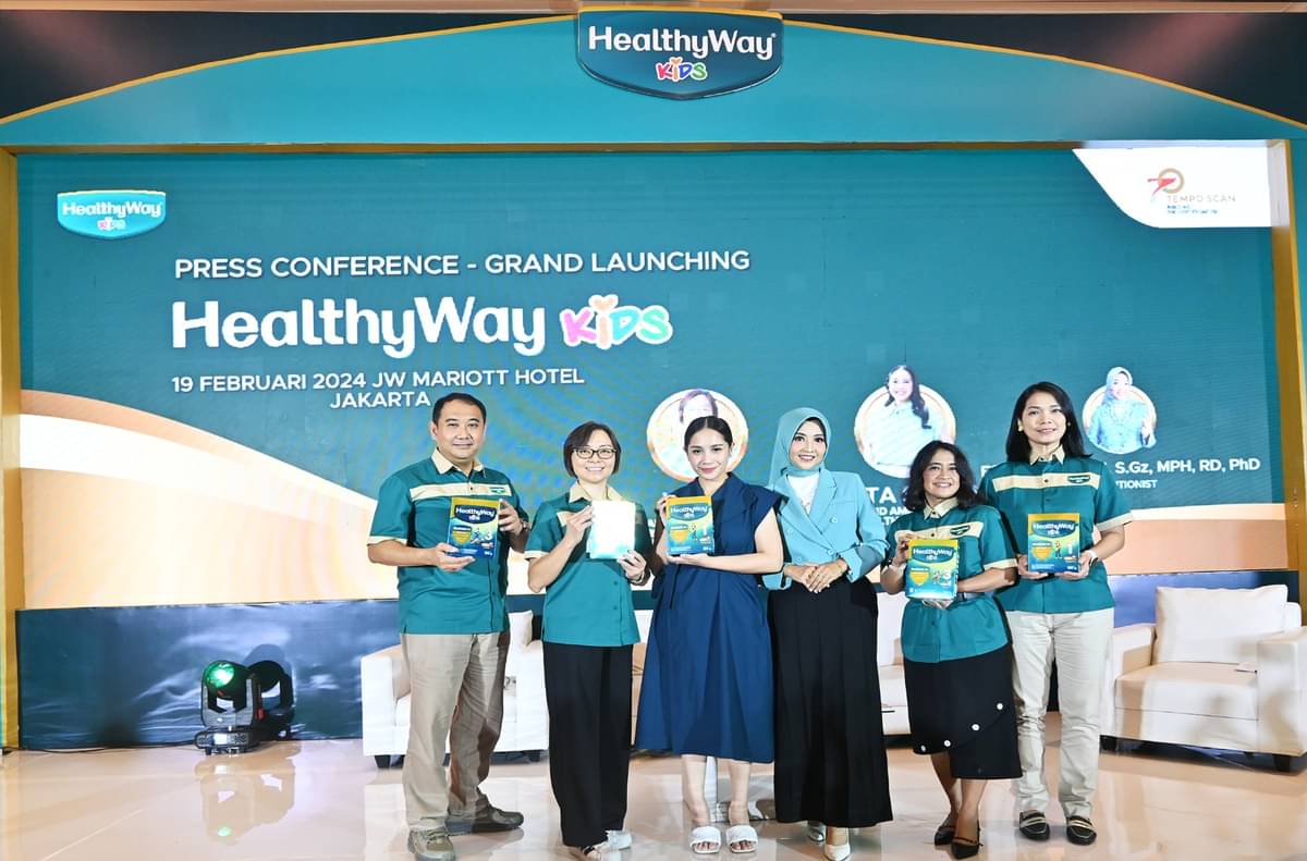 PT Tempo Scan Pacific mengadakan konferensi pers peluncuran susu HealthyWay Kids di Jakarta, Senin (19/2/2024).