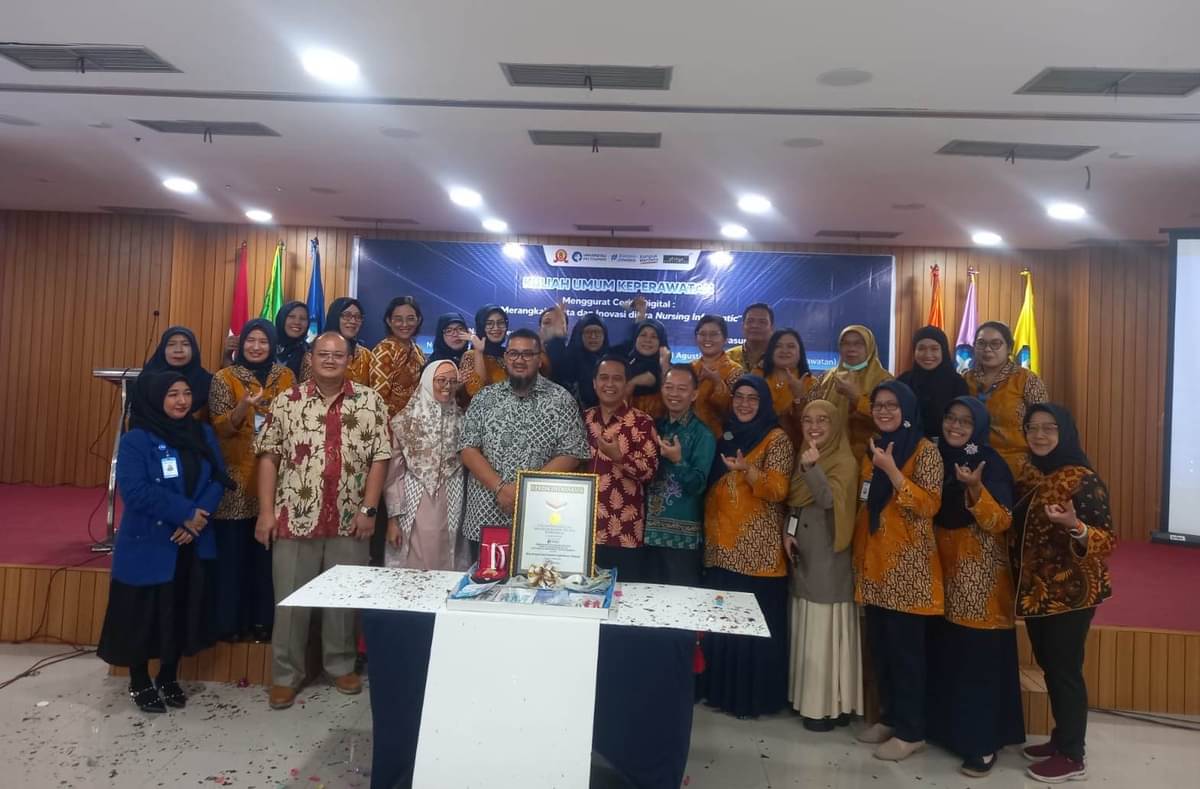 Prodi Keperawatan UMHT Jakarta menerima penghargaan Museum Rekor Indonesia (Muri) melalui buku antologi dengan jumlah penulis terbanyak.