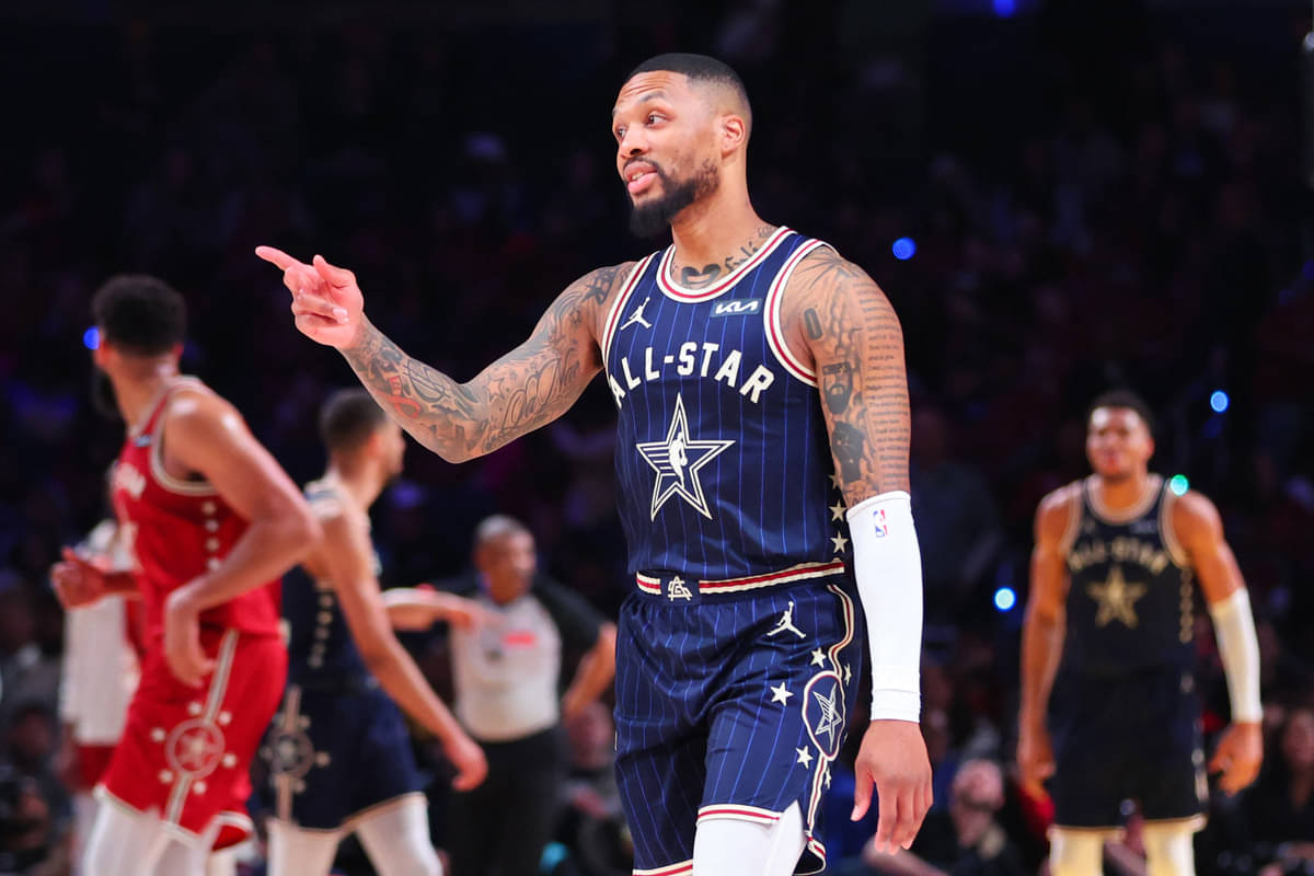 Pemain Milwaukee Bucks Damian Lillard meraih MVP sekaligus mengantar Tim Wilayah Timur Menangi NBA All Star