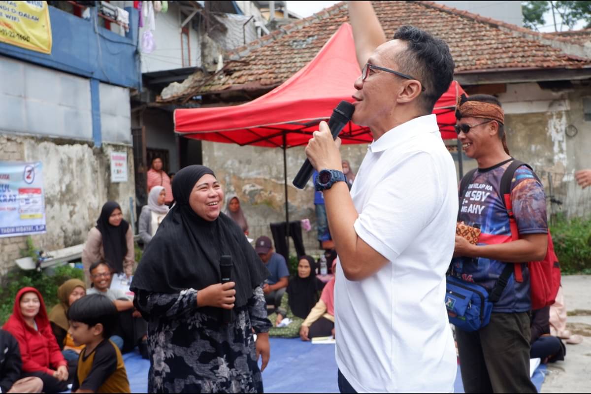 Chairul Yaqin Hidayat, calon anggota DPR RI saat bertemu warga Kota Bandung