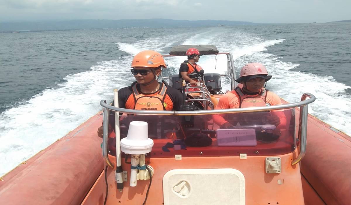 Tim SAR gabungan Denpasar cari ABK kapal ikan yang terjatuh