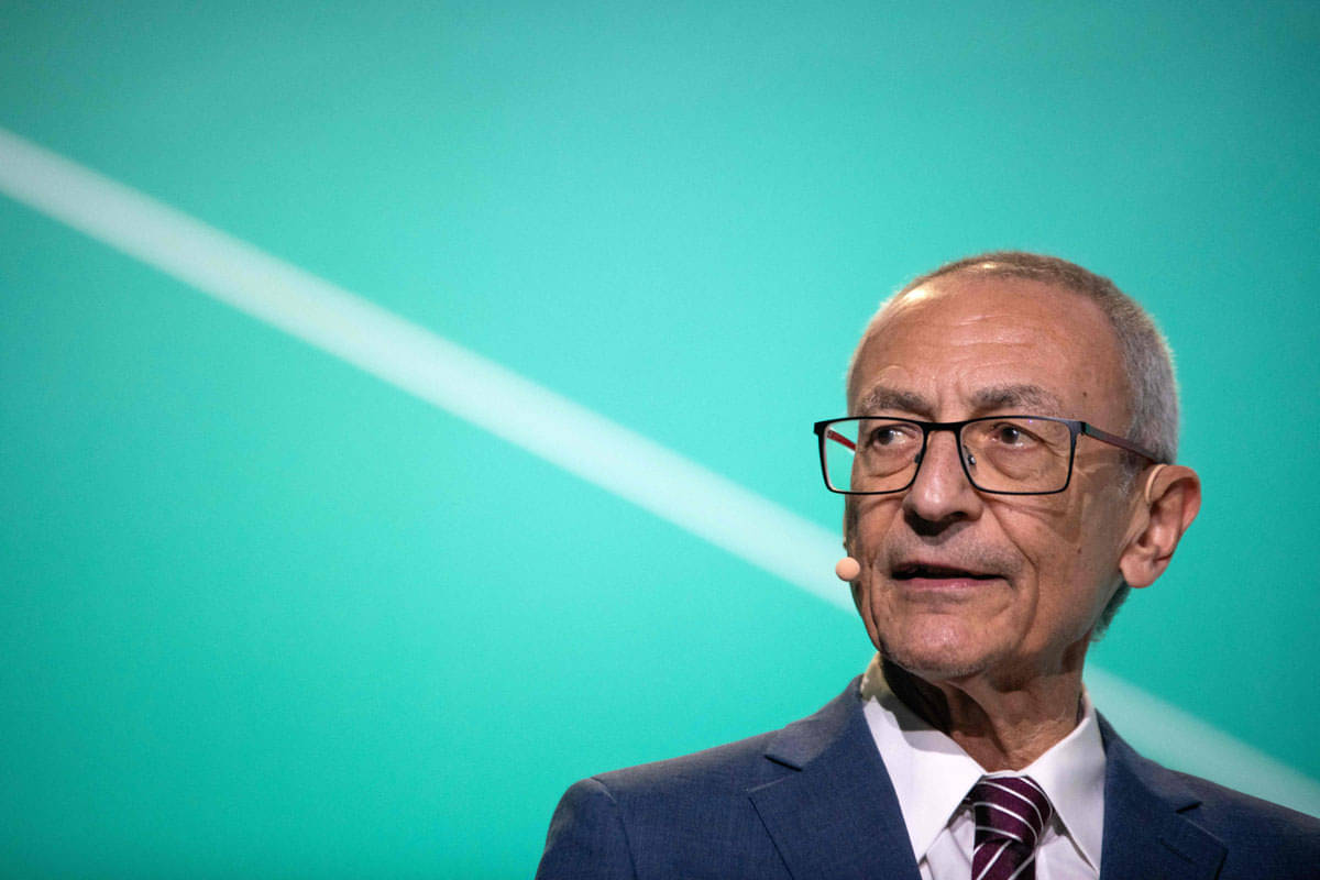 John Podesta sebagai utusan iklim Amerika Serikat, menggantikan John Kerry dalam isu kunci pemerintah.