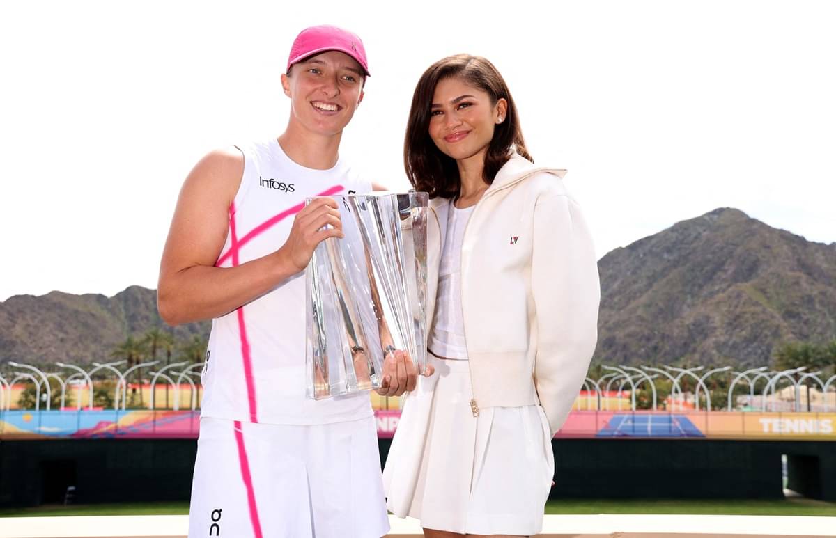 Iga Swiatek, meraih gelar Indian Wells WTA untuk kedua kalinya, disaksikan bintang Hollywood Zendaya