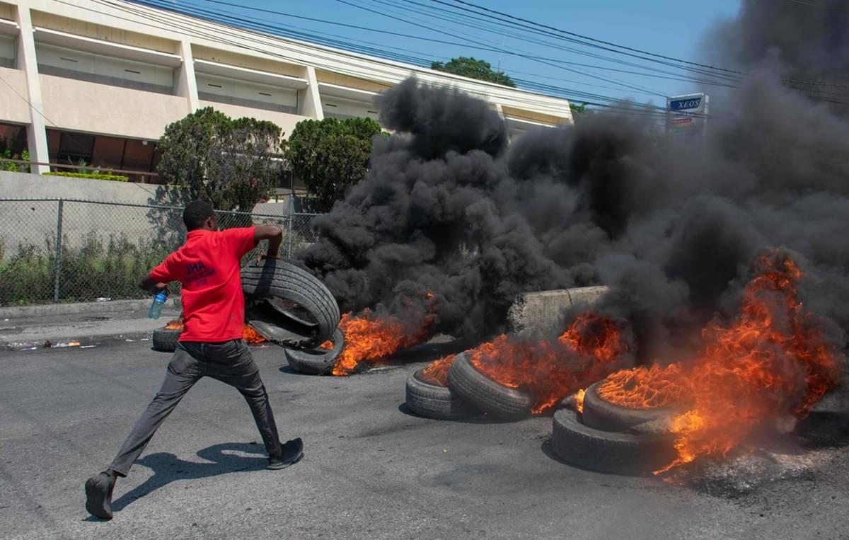 Operasi polisi di Port-au-Prince, Haiti, berhasil mengatasi geng 'Barbecue' yang dikenal, dengan menyita senjata api dan membersihkan blokad