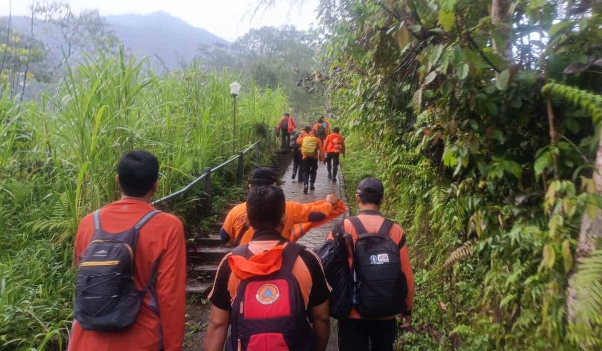 Proses pencarian pendaki Gunung Batukaru Bali yang hilang.
