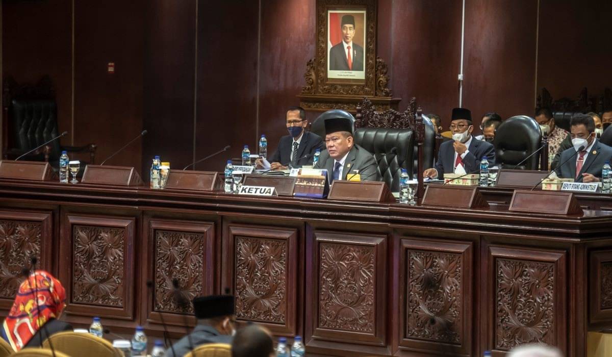 Ketua DPD AA LaNyalla Mahmud Mattalitti memimpin jalannya Sidang Paripurna DPD