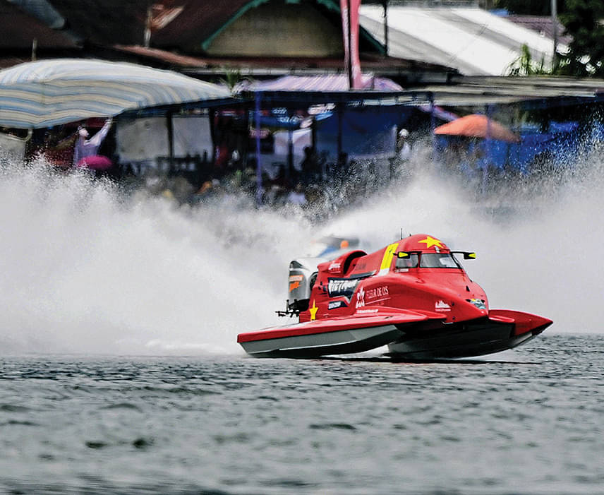Pembalap dari tim Binh Dinh Vietnam Jonas Andersson saat mengikuti sesi Sprint Race 1 Kejuaraan Dunia Perahu Motor F1H2O 2024, kemarin.