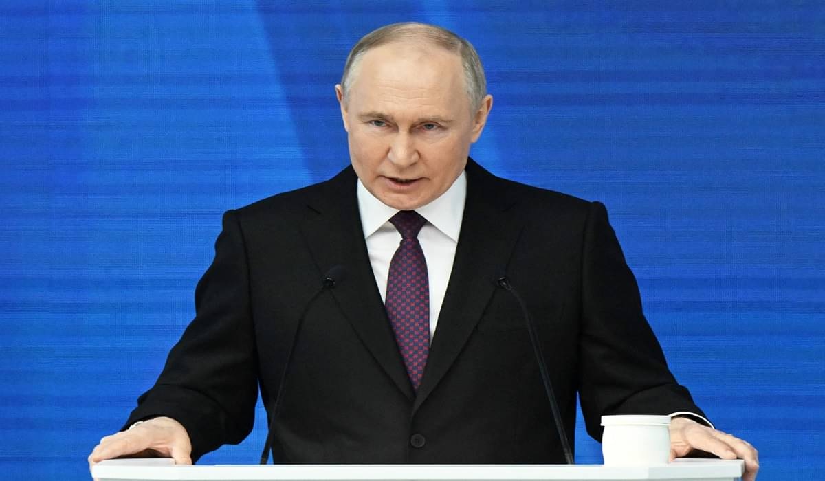 Presiden Rusia, Vladimir Putin, memperingatkan negara-negara Barat untuk tidak mengirimkan pasukan ke Ukraina, mengatakan konsekuensinya.