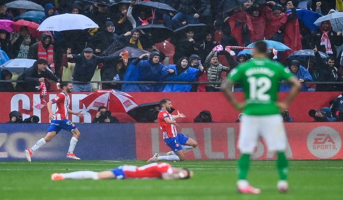 Penyerang Girona Cristhian Stuani melakukan selebrasi usai mencetak gol ke gawang Real Betis di laga La Liga.