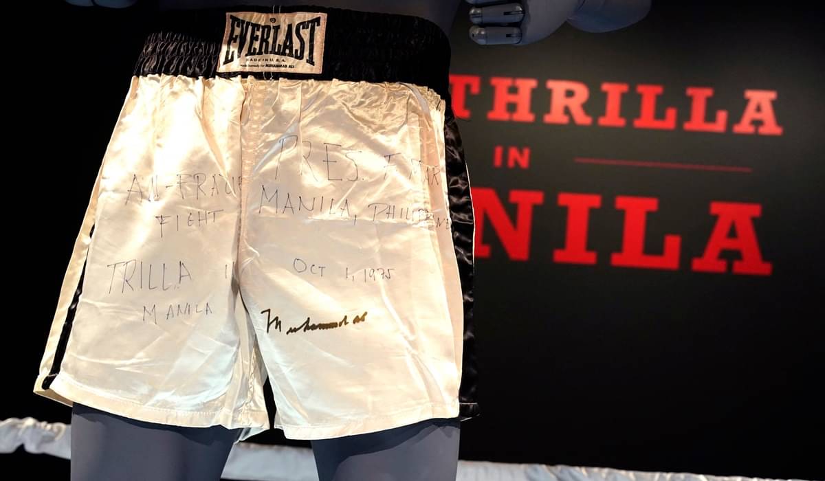 Celana tinju yang dikenakan Muhammad Ali dalam duel legendaris Thrilla in Manilla