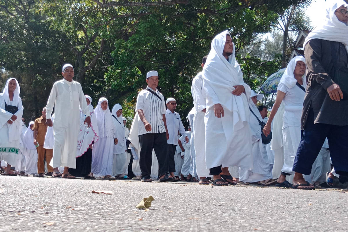 Ratusan calon jemaah haji di Tangsel dilepas pPemkot, ada yang usianya 19 tahun 