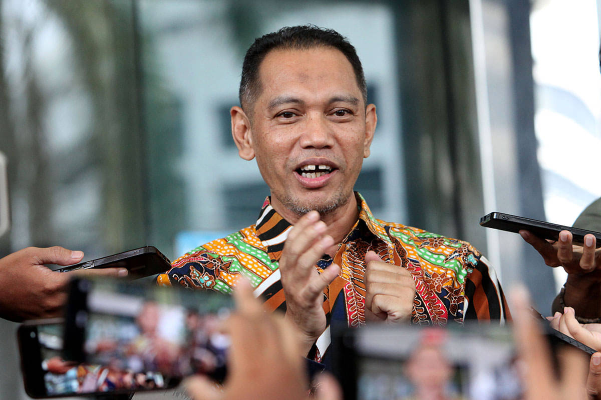 Wakil Ketua KPK Nurul Ghufron menjawab pertanyaan wartawan usai dimintai keterangan dalam sidang etik yang digelar Dewas KPK.