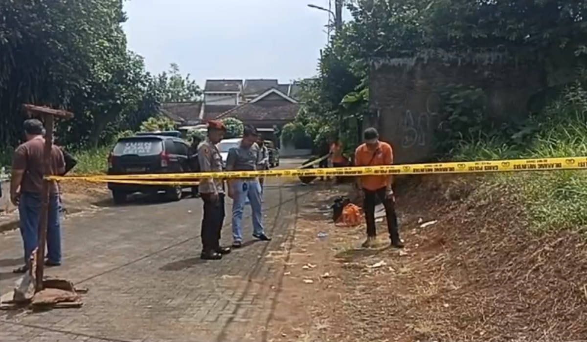 Lokasi penemuan mayat lelaki yang dibungkus sarung di Pamulang, Tangsel.