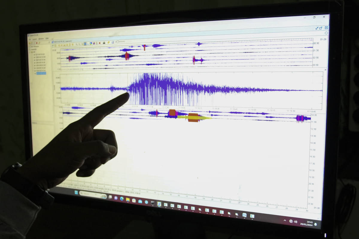 ilustrasi seismogram digital. 
