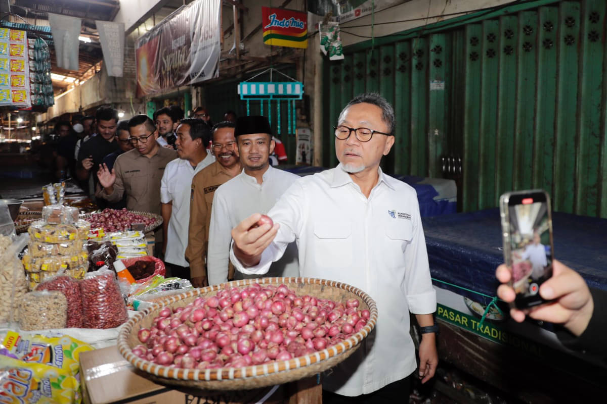Ilustrasi, Menteri Perdagangan (Mendag) Zulkifli Hasan meninjau harga dan pasokan sembako di Pasar