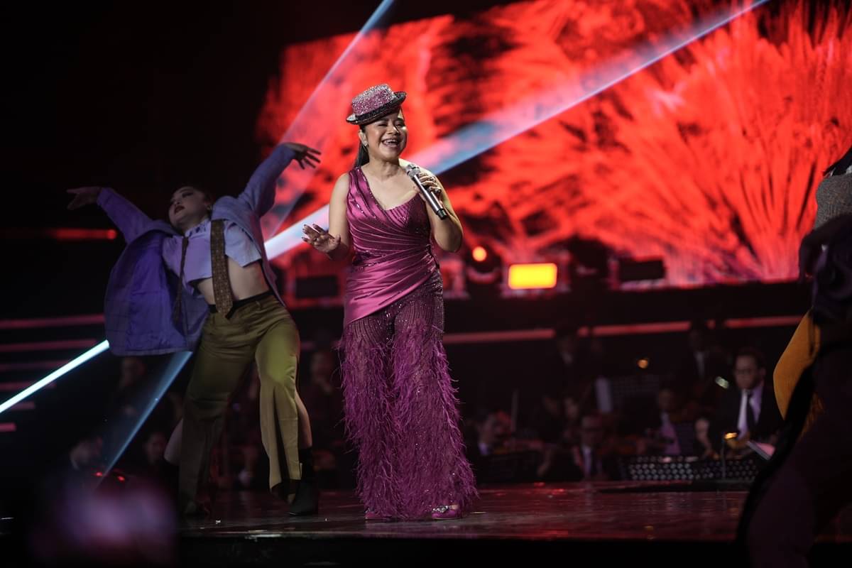 Ruth Sahanaya, diva Indonesia, sukses memuaskan penonton dalam konser 