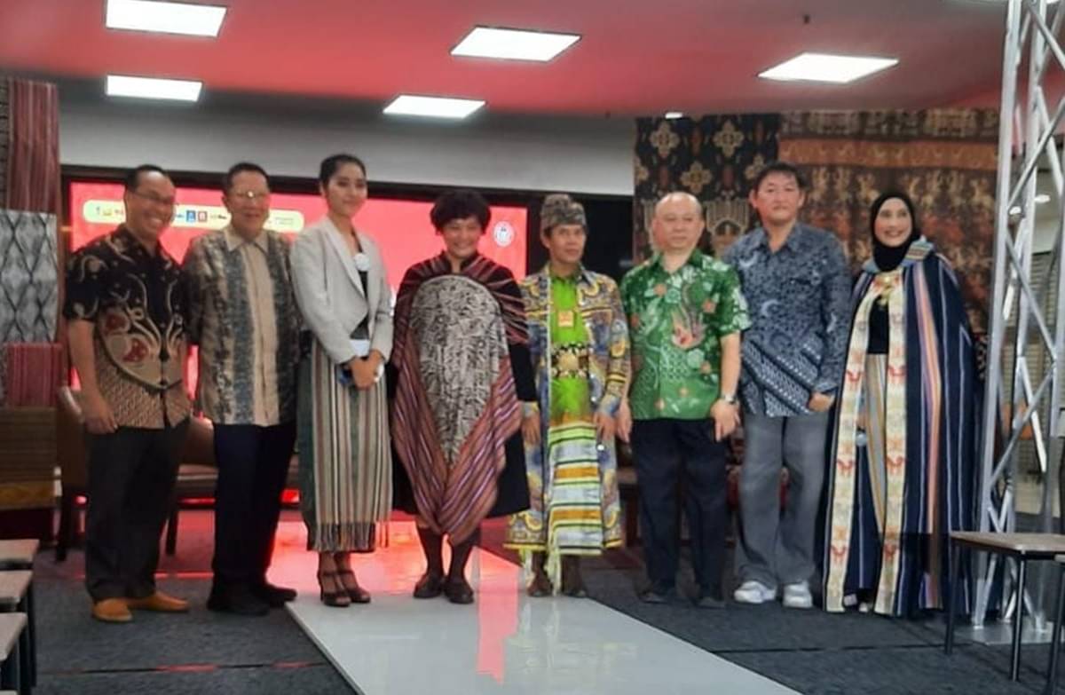 IFFT 2024 bertujuan merayakan dan melestarikan warisan budaya Indonesia yang menyoroti karya seni Tenun Ikat dan Batik 