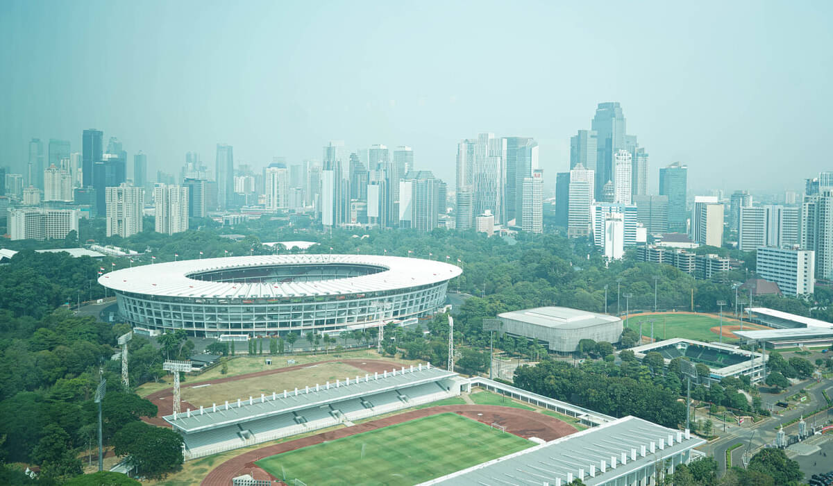 Kabut hitam menyelimuti langit Jakarta di September 2023, saat itu Jakarta masuk 3 besar kota dengan kualitas udara terburuk di dunia.