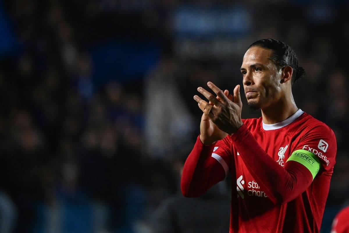 Bek Liverpool asal Belanda #4 Virgil van Dijk.