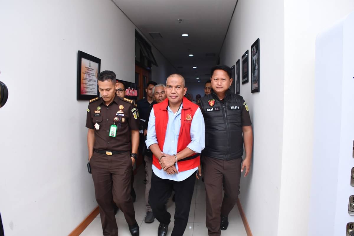 Mantan Pj Bupati Bandung Barat Arsan Latif ditahan Kejaksaan Tinggi Jawa Barat