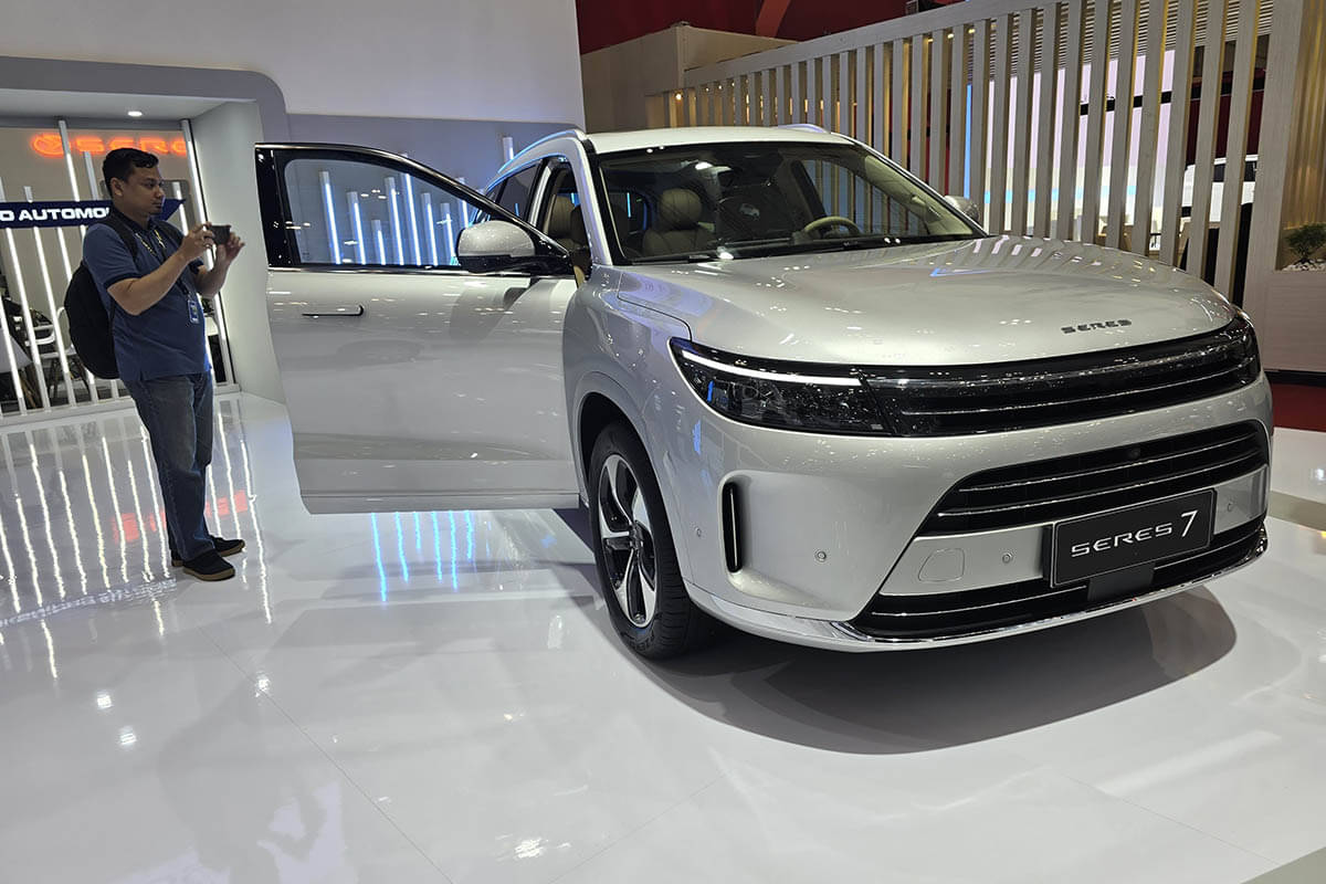 Seres 7 dipamerkan di GIIAS 2024.