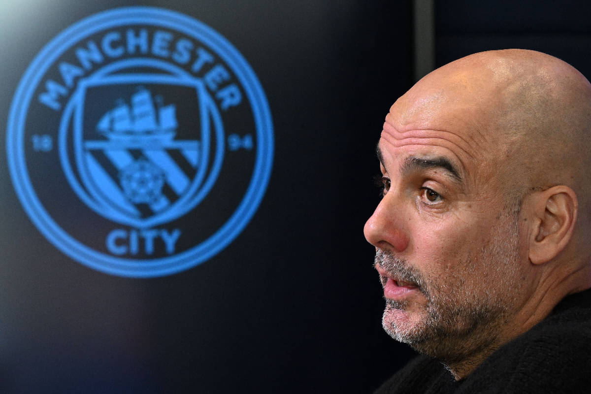 Manajer Manchester City asal Spanyol Pep Guardiola menghadiri konferensi pers di tempat latihan Manchester City di barat laut Inggris