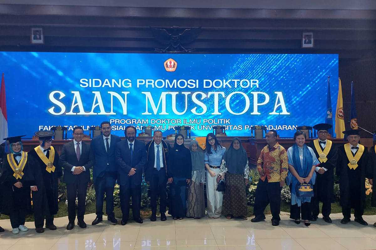 Sidang promosi doktor Saan Mustopa di Universitas Padjajaran.