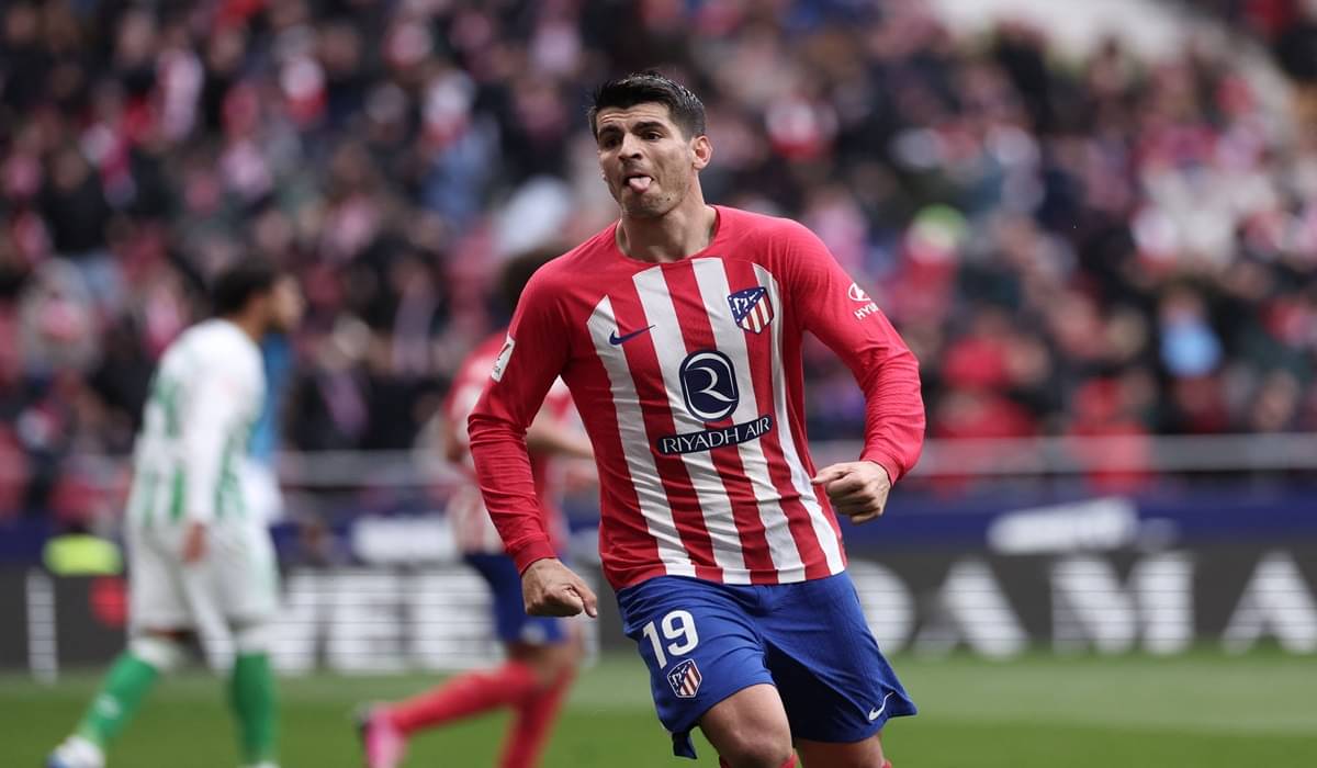 Striker baru AC Milan Alvaro Morata saat masih berseragam Atletico Madrid