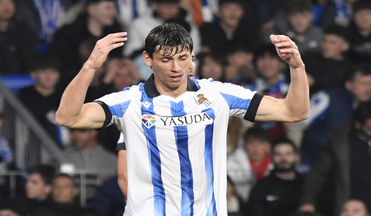 Bek Real Sociedad Robin Le Normand