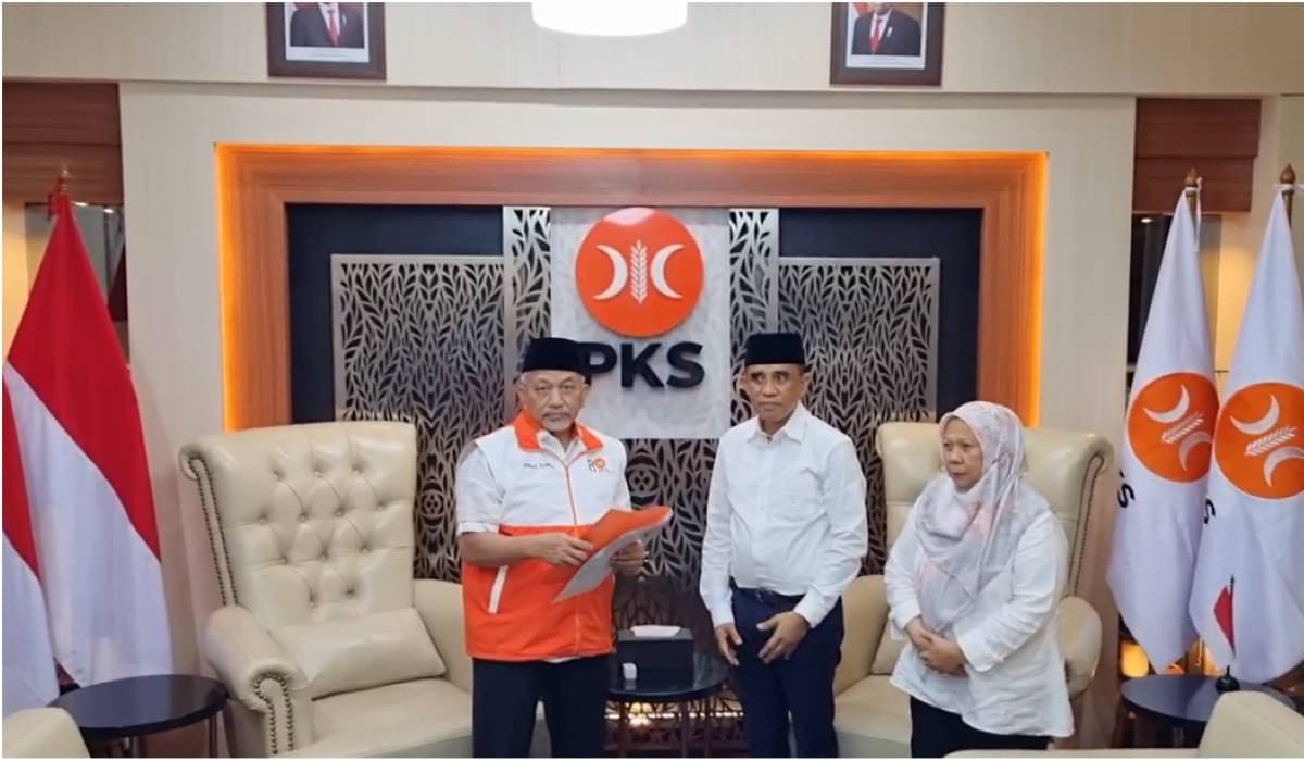 Akhmad Syaikhu, Anwar Hafid, dan Reny A Lamadjido.