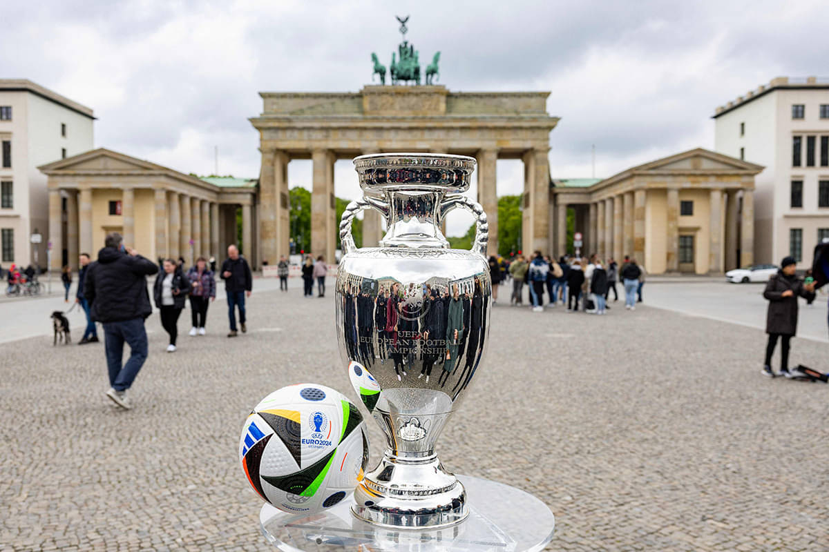 Trofi Piala Eropa.