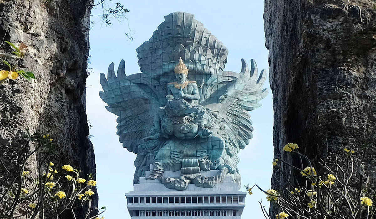 Helikopter terjatuh dari helipad GWK, Badung, Bali