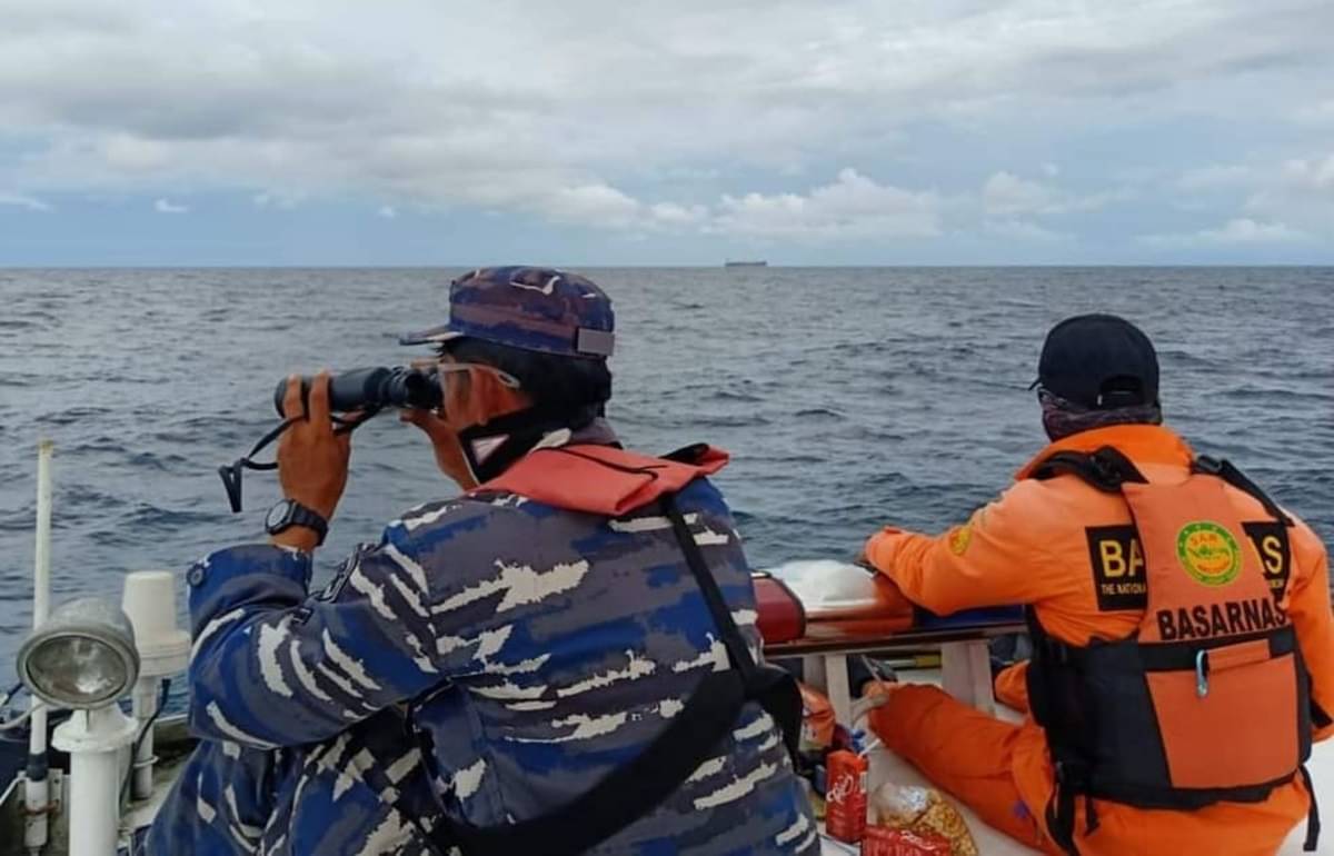 Tim SAR masih mencari 7 anak buah kapal (ABK) yang tenggelam di Perairan Karimunjawa, Jepara. 