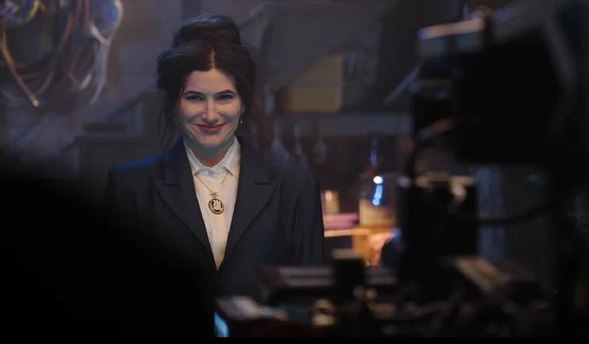 Cuplikan adegan dari serial Agatha All Along