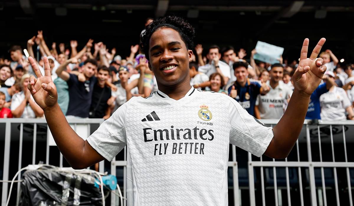 Endrick saat diperkenalkan sebagai pemain Real Madrid.