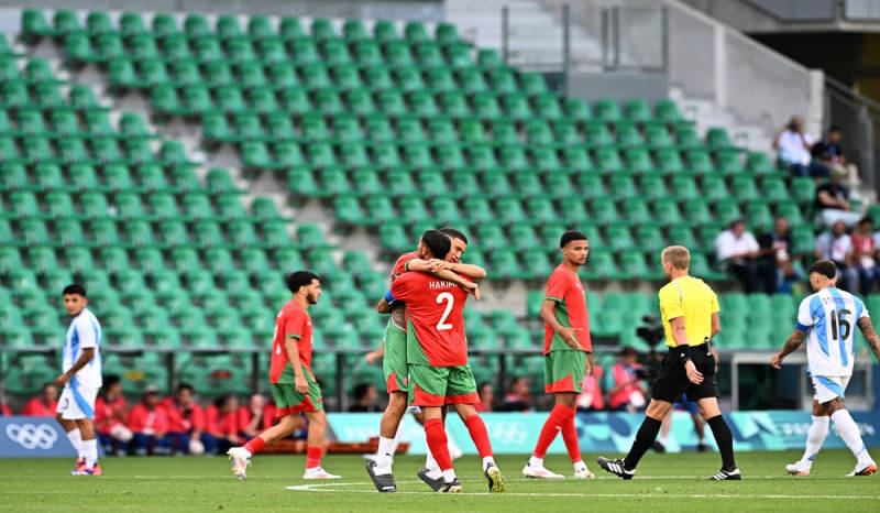 Para pemain Maroko melakukan selebrasi usai mengalahkan Argentina di laga Olimpiade Paris 2024.