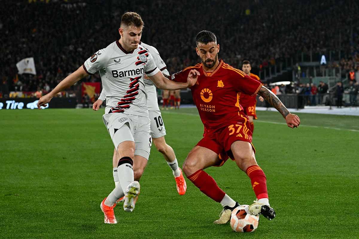 Leonardo Spinazzola (kanan) saat masih memperkuat AS Roma.