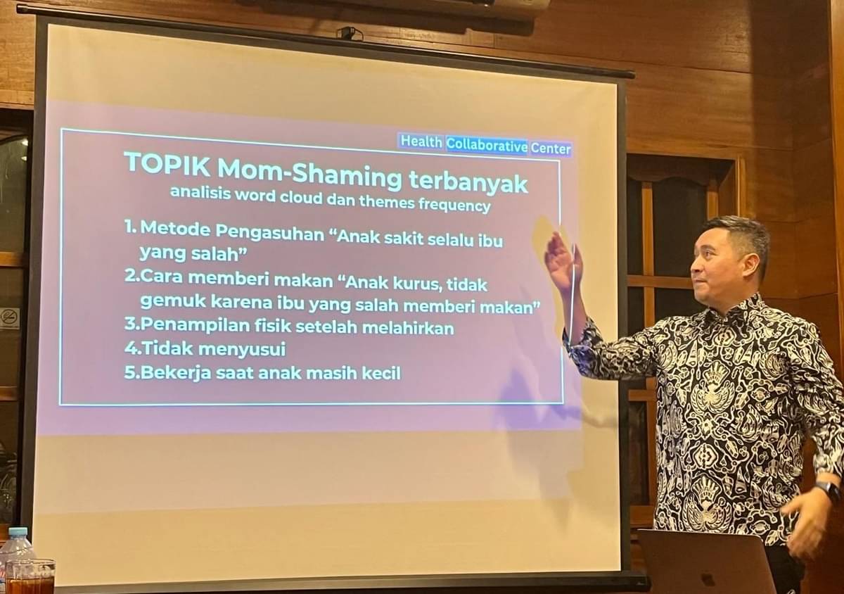 Ketua HCC, Dr. dr. Ray Wagiu Basrowi, memaparkan hasil studi terkait fenomena mom shaming di Indonesia. 