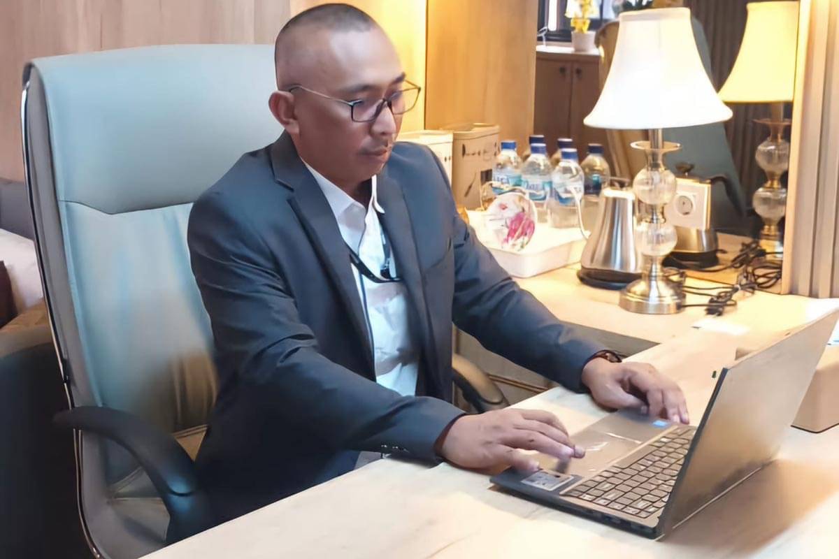Direktur Utama PT Lazuardo Logistic Indonesia Purnomo.
