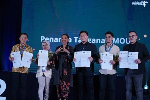 Penandatanganan Perjanjian Kerja Sama (PKS) sebagai mitra Wondseful Indonesia Co-Branding.