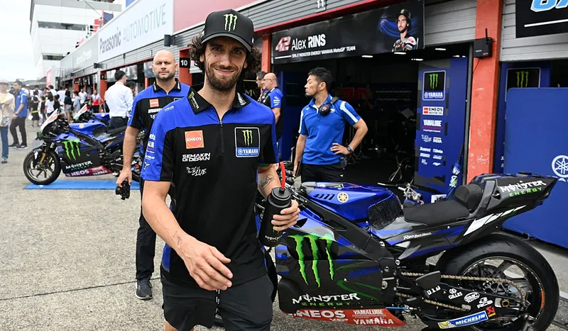 Jelang Musim 2025, Alex Rins Optimistis dengan Kemajuan Yamaha