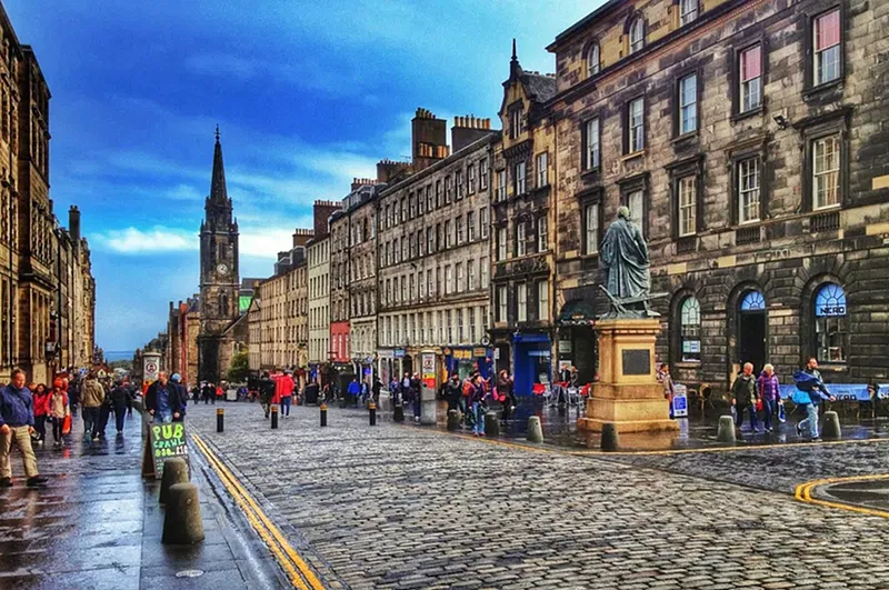 Edinburgh Terapkan Pajak Wisata 5 Persen Mulai 2026