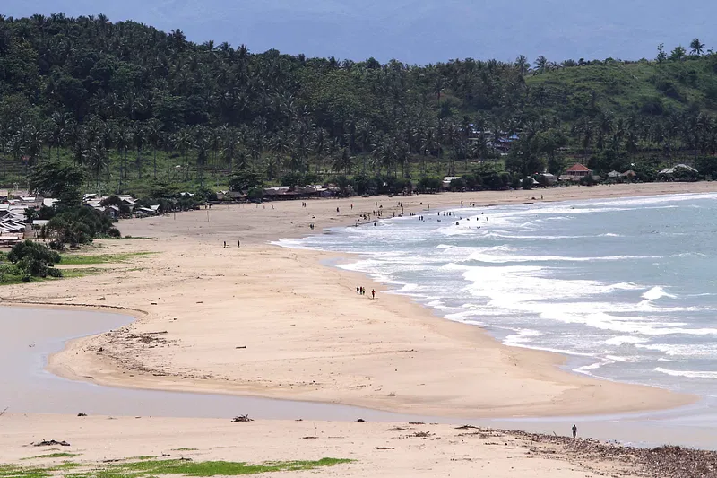 9 Pantai di Banten yang Cocok untuk Camping