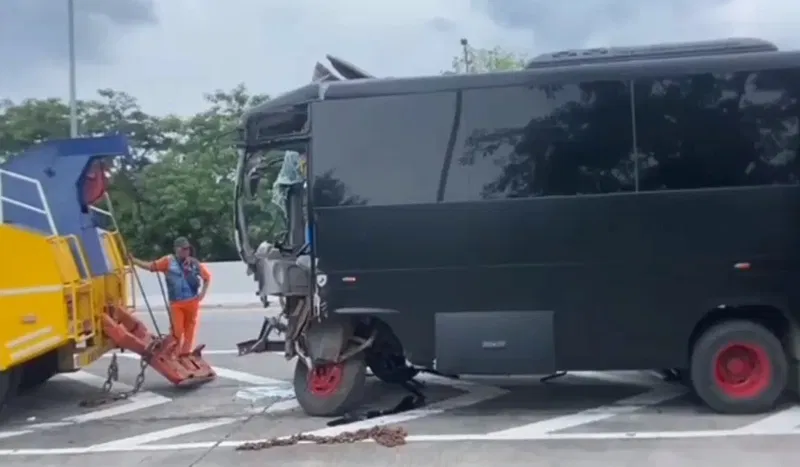 Bus Brimob yang Membawa Puluhan Siswa SMA 1 Porong Kecelakaan di Tol Pandaan-Malang, 2 Meninggal