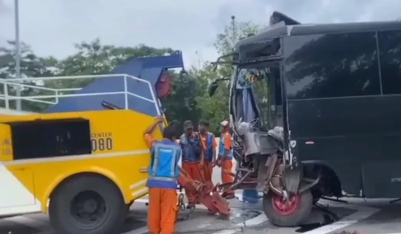Kecelakaan Bus Brimob Berisi Siswa SMA 1 Porong, Siswa: Mau Foto Buku Tahunan