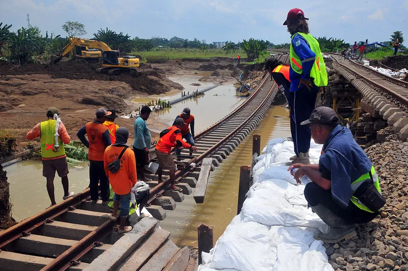 Jalur KA yang Terdampak Banjir Grobogan Ditargetkan Pulih 5 Februari