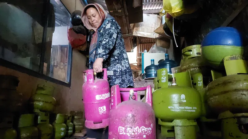 Elpiji 3 Kilogram Sulit Didapat, Warga Lembang Terpaksa Beli Bright Gas