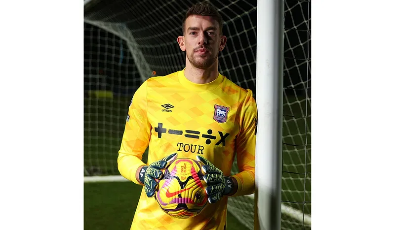 Ipswich Town Datangkan Alex Palmer dari West Bromwich Albion