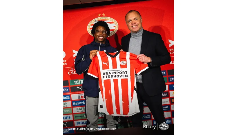 PSV Pinjam Tyrell Malacia dari Manchester United