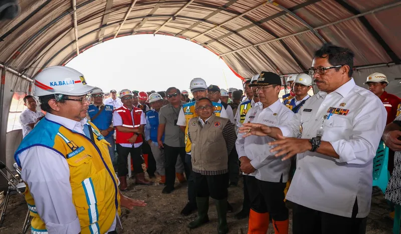 Serius Cegah Banjir, Pj Gubernur Jawa Tengah Nana Sudjana Tinjau Normalisasi Sungai Wulan